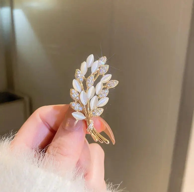 Golden Tulip Flower Imitation Pearl Brooch