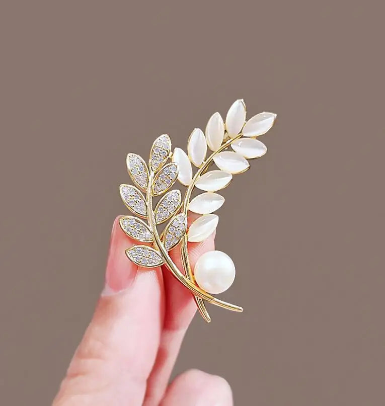 Golden Tulip Flower Imitation Pearl Brooch